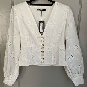 Trendy snap-up crop top